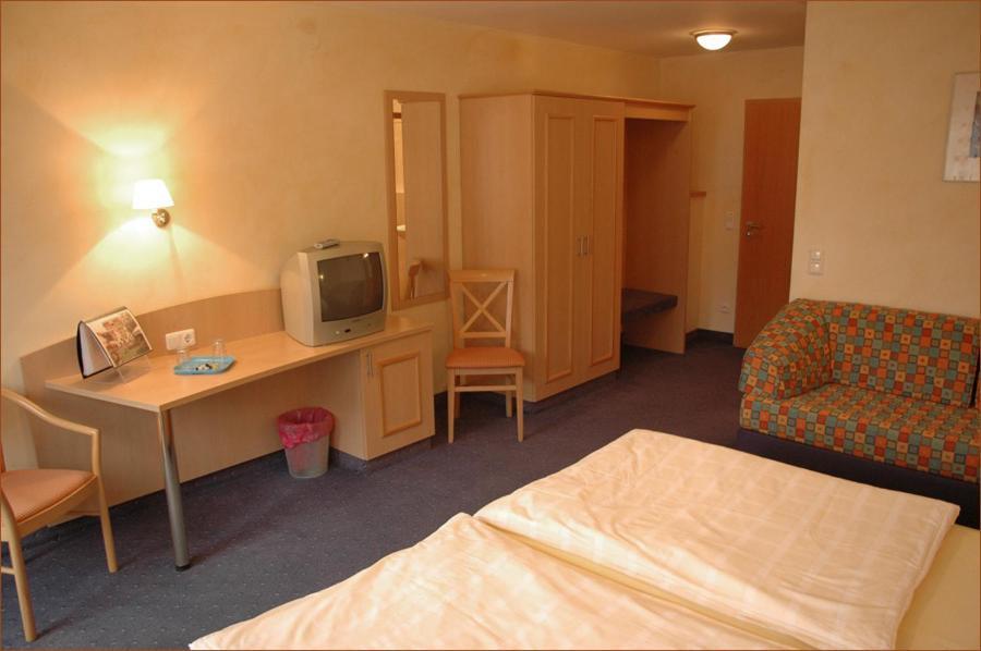 Gasthaus Gruner Baum Hotel Werbach Bilik gambar