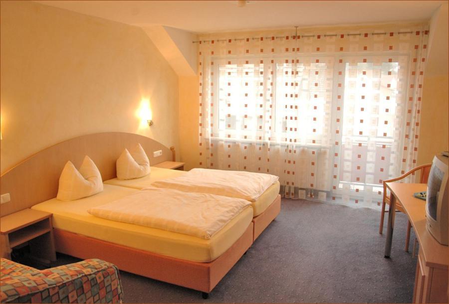 Gasthaus Gruner Baum Hotel Werbach Bilik gambar